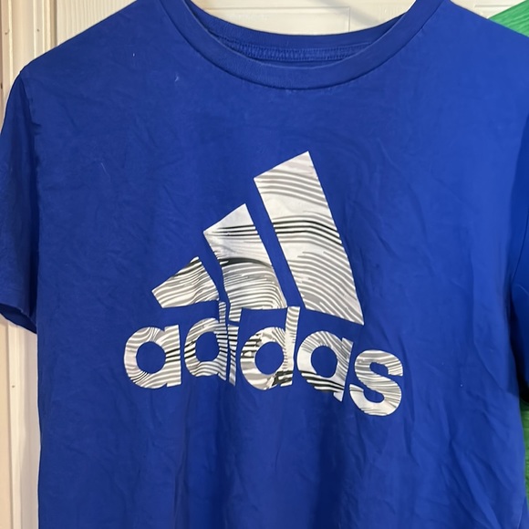 2 boys XL (18/20) Adidas short sleeve shirts - Picture 3 of 6